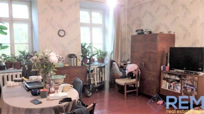 Продам квартиру на Мечникова в центре делимая 100 кв.м крепкий дом - фото 1