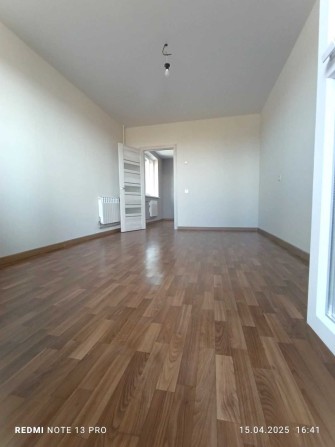 Сертификат подходит !Продам 3-х омнатную квартиру ремонтом возле метро - фото 1