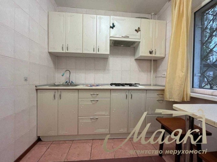 продам 2-к.кв.Осипенковский мкрн.Зестафонская - фото 1