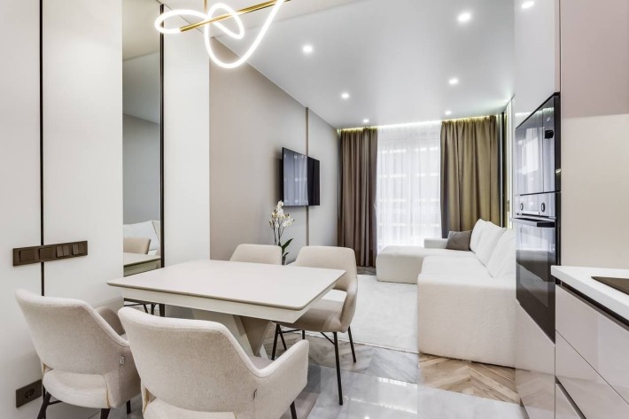Продаж 2 кімн.квартири з дизайнерським ремонтом  в ЖК Парус Сіті - фото 1