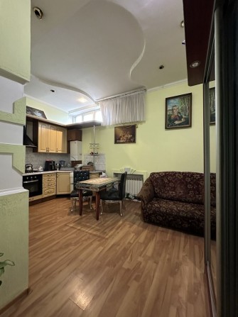 Продам 2 комн на Молдаванке, рядом привоз - фото 1