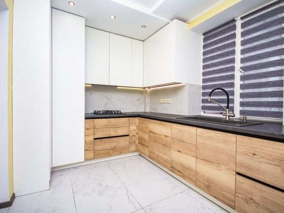 Продаж 3к квартири у житловому комплексі «Казка», розташована за адресою вул. Академіка Лебедєва, 1 Киев