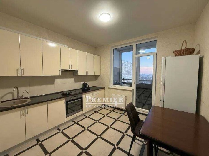1 комнатная квартира 42 м2 с Ремонтом ЖК Альтаир - фото 1