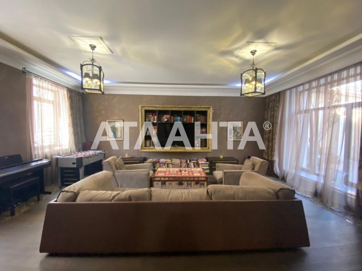 Квартира-особняк в центре Одессы 3 уровня гараж на 3 авто - фото 1