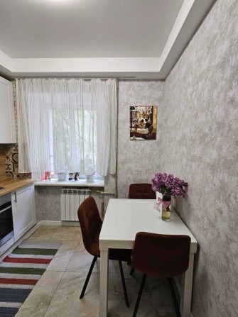Продам просторную квартиру возле парка Марка Твена - фото 1