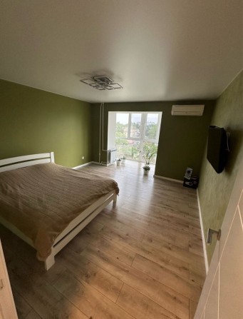 Продам трехкомнатную квартиру 3кк Центр - фото 1