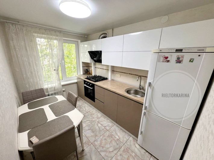 Площа Перемоги/Пр.Миру 3к квартира в продажі з сучасним ремонтом - фото 1