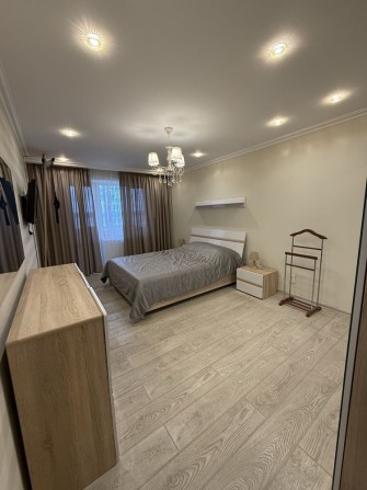 Продам 3 к кв на Намыве с ремонтом,мебелью и техникой. - фото 1
