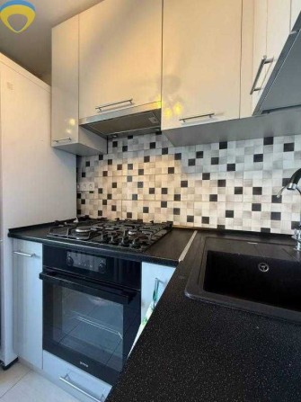 Продам 2 кімнатну квартиру на Черемушках - фото 1
