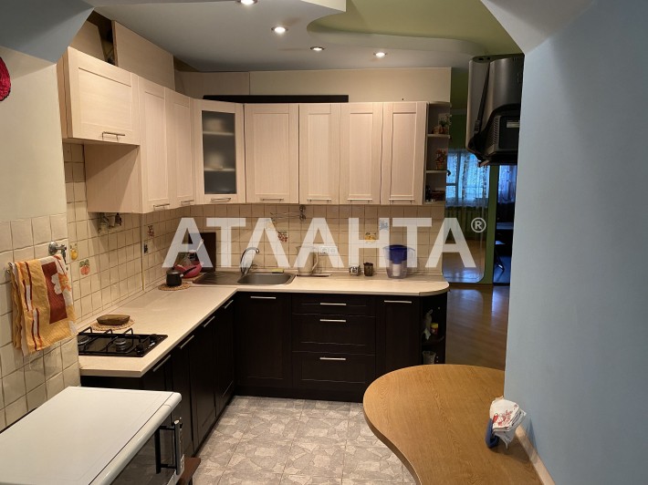 Продам. 2 комнатная с капремонтом, мебелью и бытовой техникой - фото 1