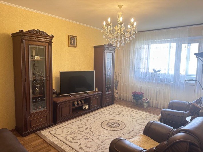 Продаю 3-х комнатную квартиру - фото 1