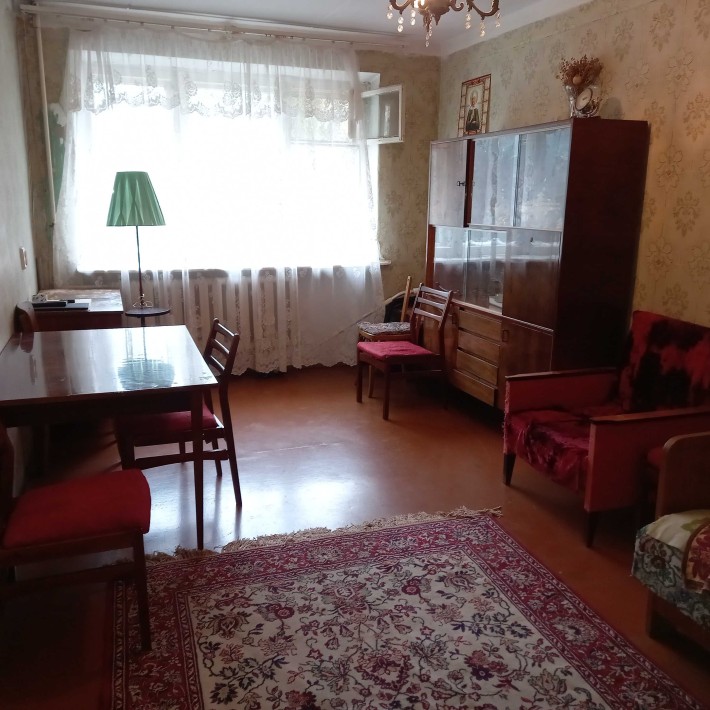 Продається частина двокімнатної квартирти в Соляних, зуп.Шкільна ц2 - фото 1