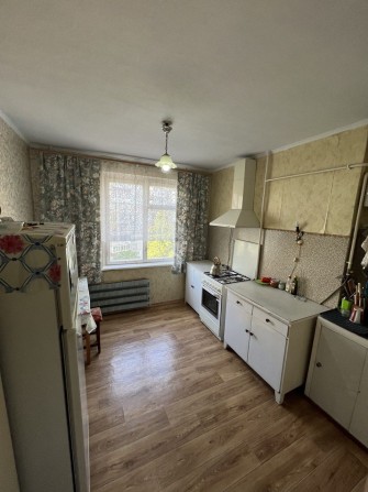 Продам трехкомнатную квартиру в Корабельном (р-н Фуршета) - фото 1