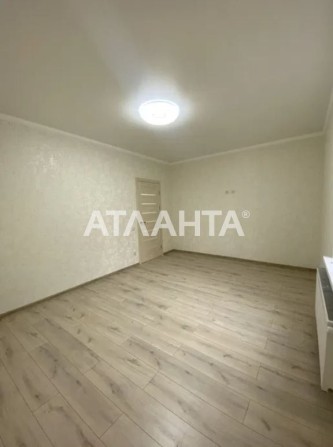 Квартира в новом доме с ремонтом, кухней и техникой - фото 1