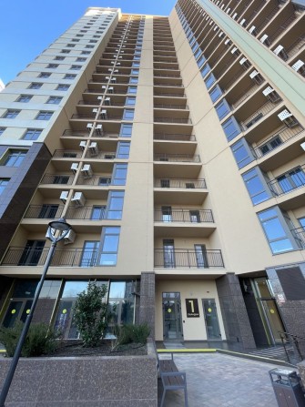 Продам двокімнатну квартиру в 60 Перлині з виглядом на іподром! - фото 1