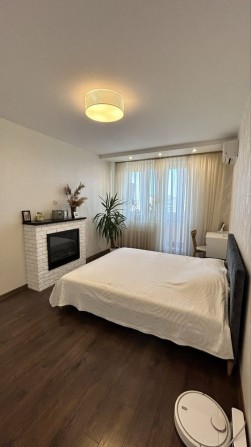 Продам 2х комнатную квартиру Вернисаж - фото 1