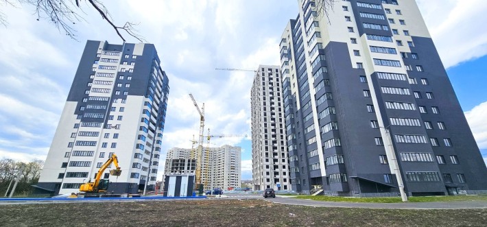 Продам 2х ком квартиру в заселённом доме в новострое ЖК Оазис .L - фото 1