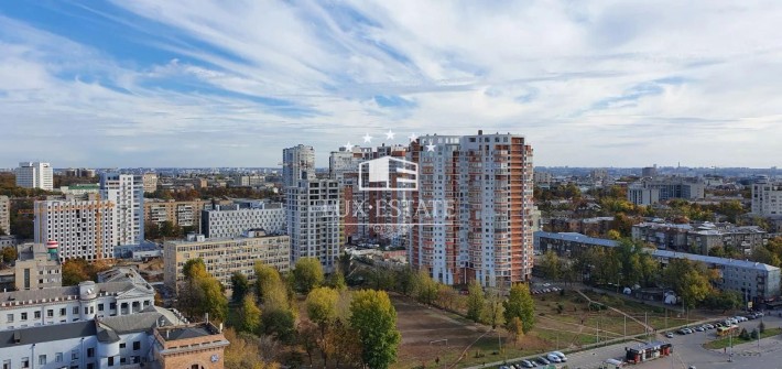 Продажа шикарной 3К квартиры в элитном ЖК с генератором Центр Авантаж - фото 1