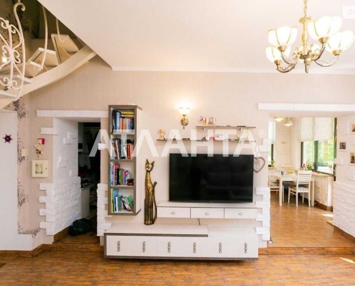 4-ком квартира(125м2) Французский бульвар! Паркоместо для двух авто. - фото 1
