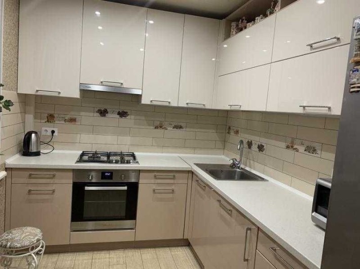 Продается  3 ком.кв. рядом с ТРК УКРАИНА 35 000$ - фото 1