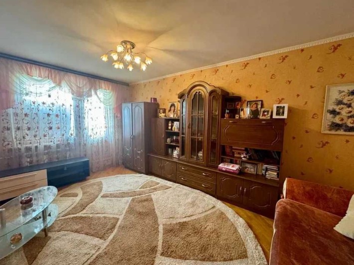 Продам 3 к. квартиру Победы метро рядом Алексеевка капитальный ремонт - фото 1