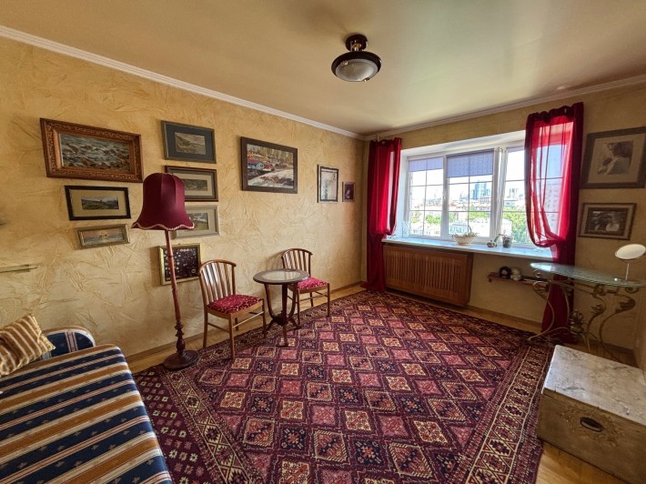 Продам 2 кімнатну квартиру з ремонтом в центрі ст.м. Університет - фото 1