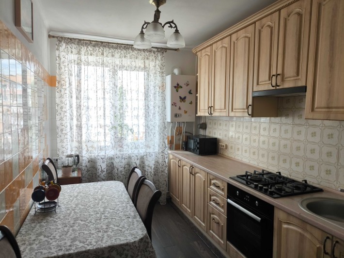 Простора 3к в Центрі. Гарний стан. Індивідуальне Газове опалення. - фото 1