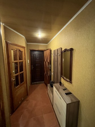 Здам двокімнату квартиру на довгостроковий періуд - фото 1
