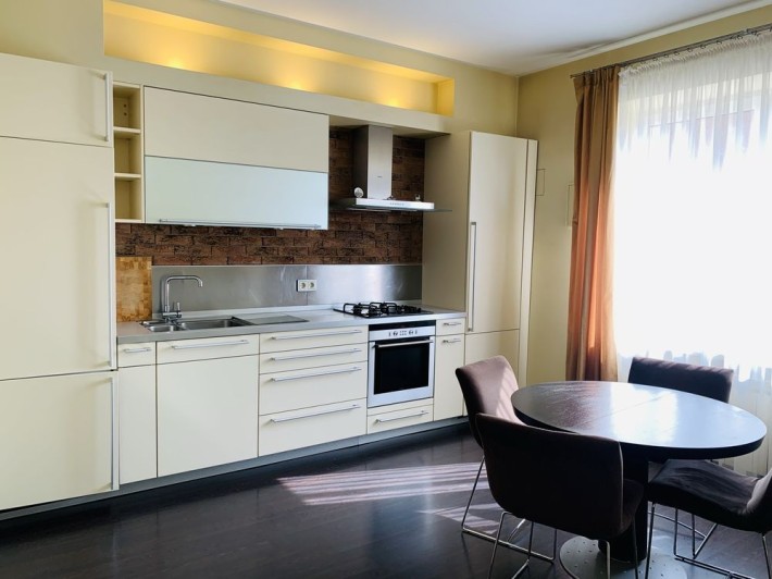 Здам 3-кімн.кв. 130 кв.м в парковій зоні, район річкового порту, центр - фото 1