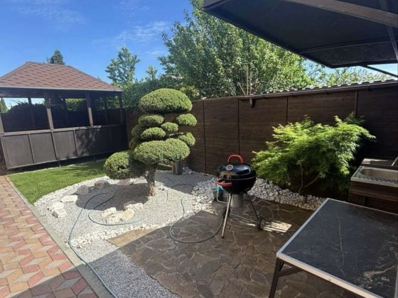 Після ремонту парковка для автомобіля