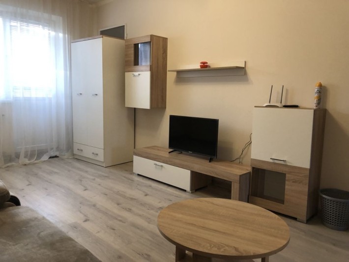 Трьох кімнатна квартира в центрі міста - фото 1