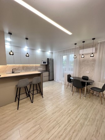ЗДАЄТЬСЯ ВПЕРШЕ! Шикарна 2 кім. кв. ЖК ГРАФСЬКИЙ 28000грн. - фото 1
