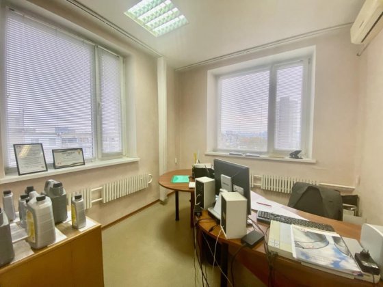 Офіс на Лівом березі район МК Дональдс. Мануйлівський пр 73.