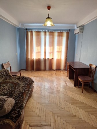 Двохкімнатна квартира в центрі міста - фото 1