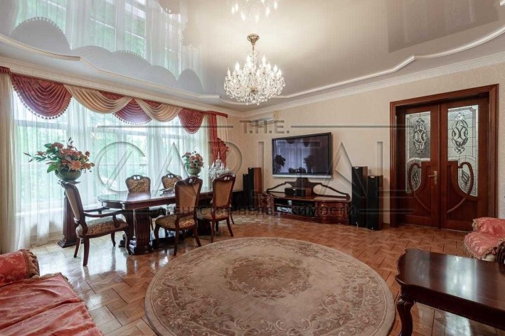 Вишукана 4-кімнатна квартира з каміном на вул. Гончара, 170 м² - фото 1