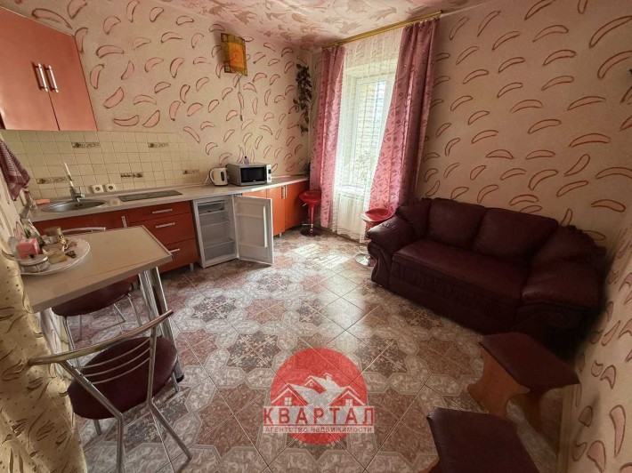 Квартира в новострое в центре с ремонтом, мебелью и техникой - фото 1