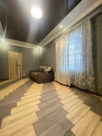 Долгосрочная аренда 2х комн. квартиры в центре - фото 1