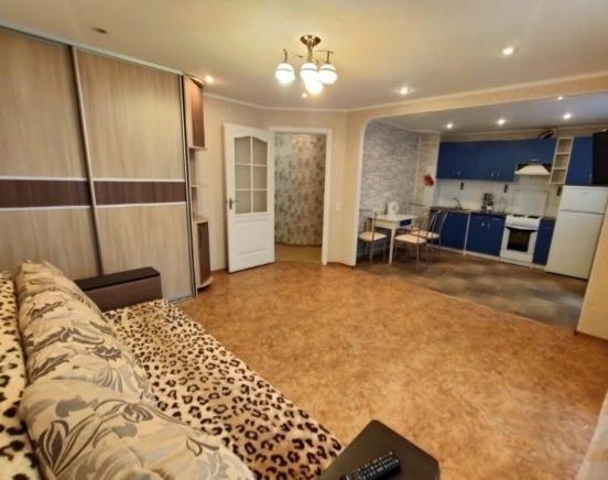 Сдам 3-х комн квартиру Гвардейцев Широнинцев / Героев Труда - фото 1
