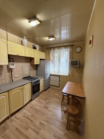 Сдам 1 к кв на рогане, 5/9 ул 92 Бригады 33а - фото 1