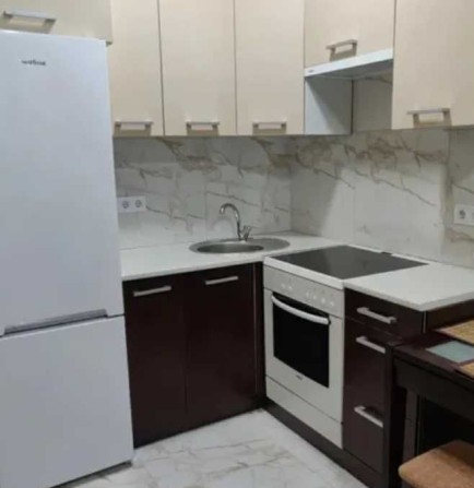 Сдам 2 ком квартиру пл. Толбухина/пл. Трибуны Героев - фото 1