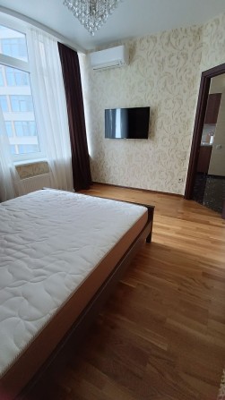 Сдается студия+ спальня в 27 Жемчужина Каманина 16 а - фото 1