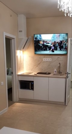 Срочно сдам 2 ком. квартиру в 32 Жемчужине, ул. Каманина 16А. - фото 1