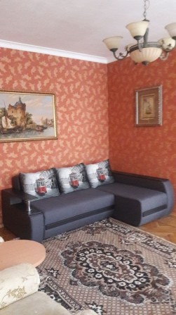 Сдам свою двухкомнатную квартиру в историческом районе города - фото 1