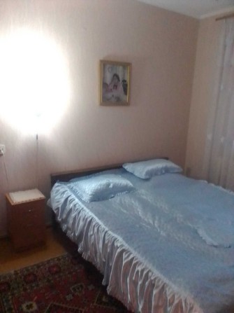 Здають кімнатy  для дівчини  чи  молодої жінки з 6 червня - фото 1