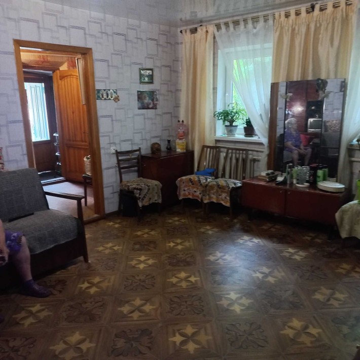 Сдам комнату в доме со всеми удобствами. Р-н автовокзала. - фото 1