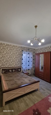 Сучасний будинок . Власний дворик . Паркування авто у дворі . - фото 1
