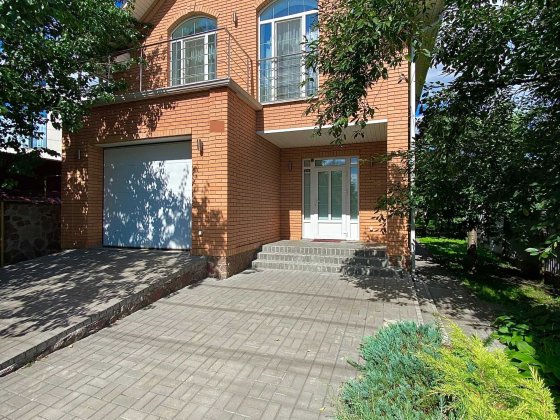 Оренда сучасного будинку на Печерську. 230 м.кв.3 спальні. Київ