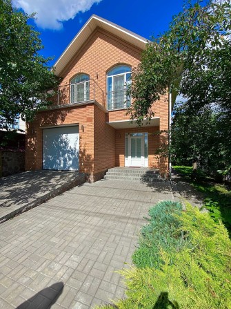 Оренда сучасного будинку на Печерську. 230 м.кв.3 спальні. - фото 1