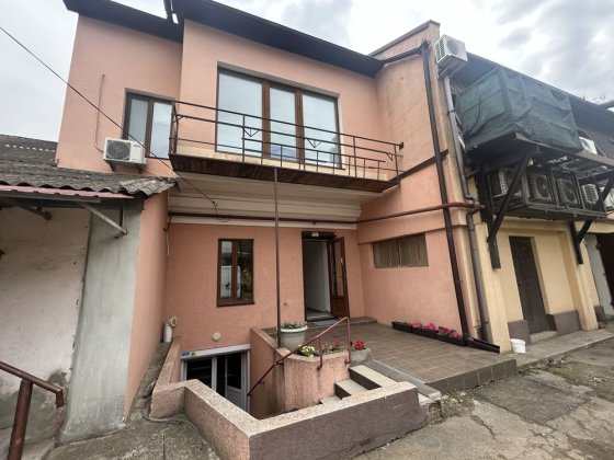 Оренда 3 поверхового будинку в центрі міста Миколаїв