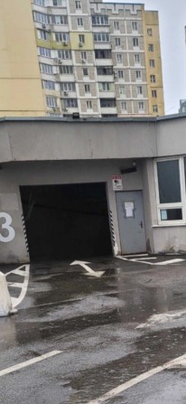 Садам паркоместо площадью 25 кв.м   в закрытом паркинге. - фото 1